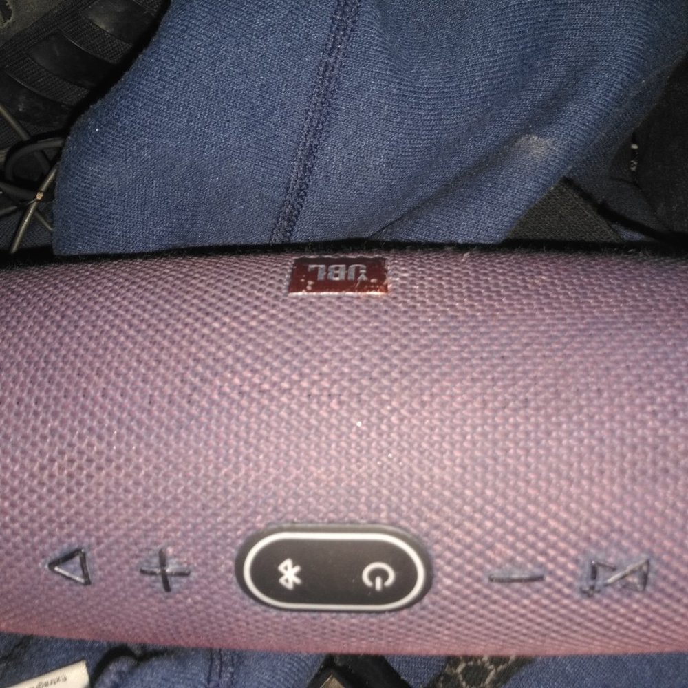 Jbl charger 4 Bluetooth